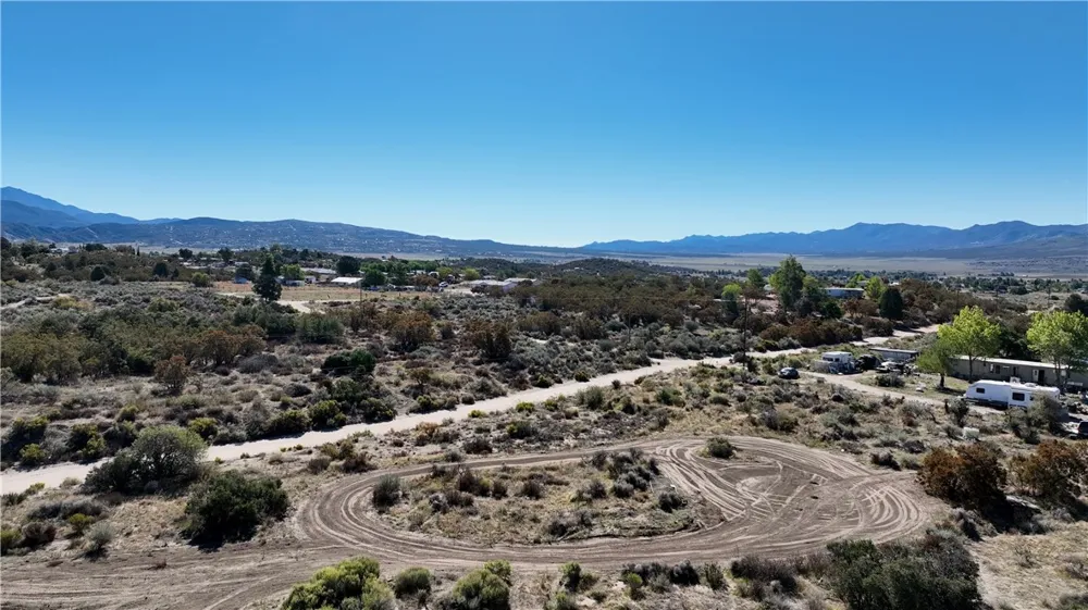 3 Lanik Ln Anza, CA 92539