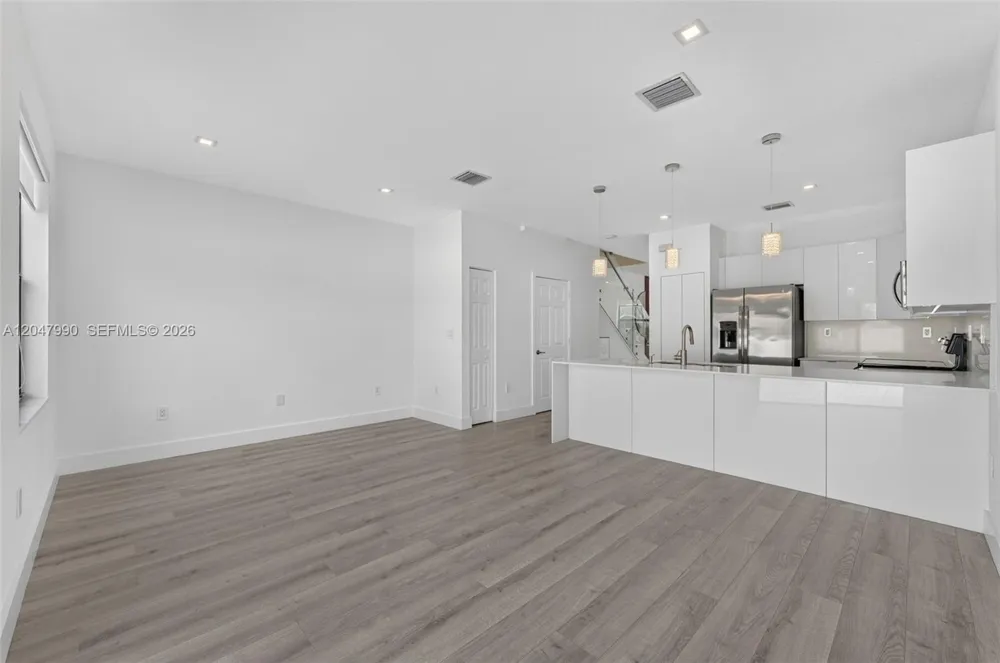 10908 W 32nd Ln Hialeah, FL 33018