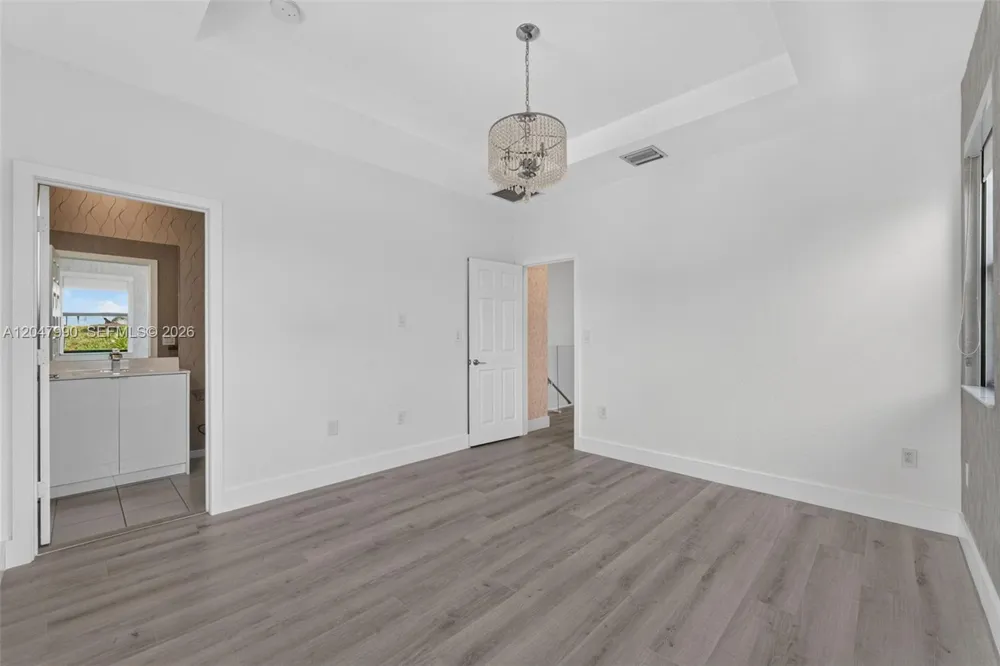 10908 W 32nd Ln Hialeah, FL 33018