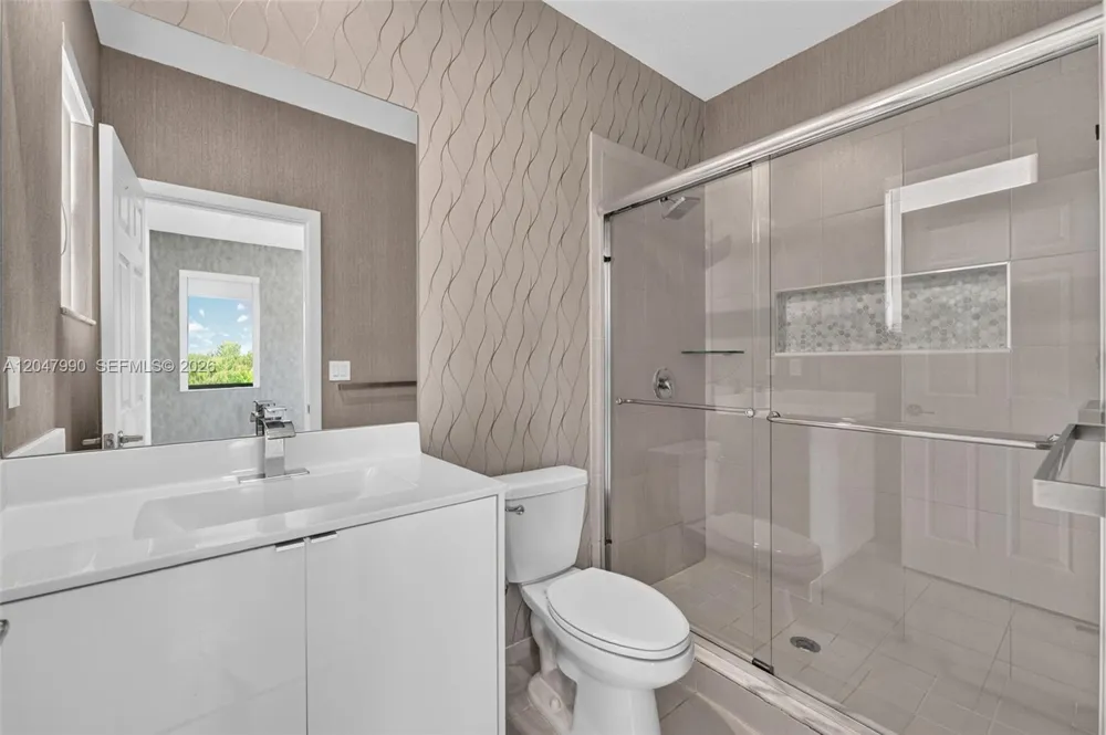 10908 W 32nd Ln Hialeah, FL 33018