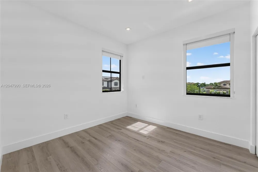 10908 W 32nd Ln Hialeah, FL 33018
