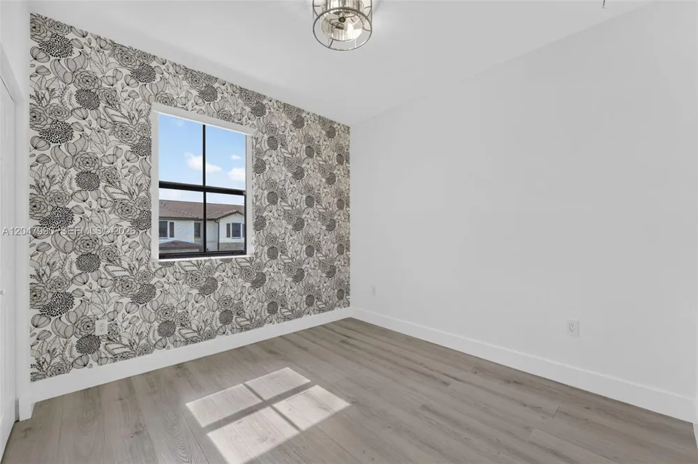 10908 W 32nd Ln Hialeah, FL 33018