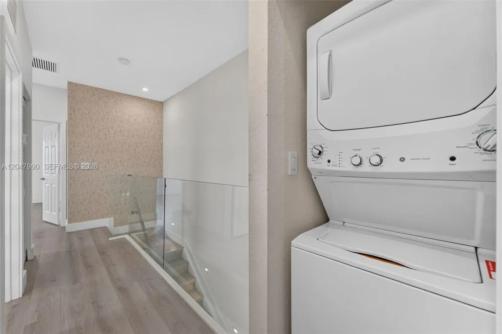 10908 W 32nd Ln Hialeah, FL 33018
