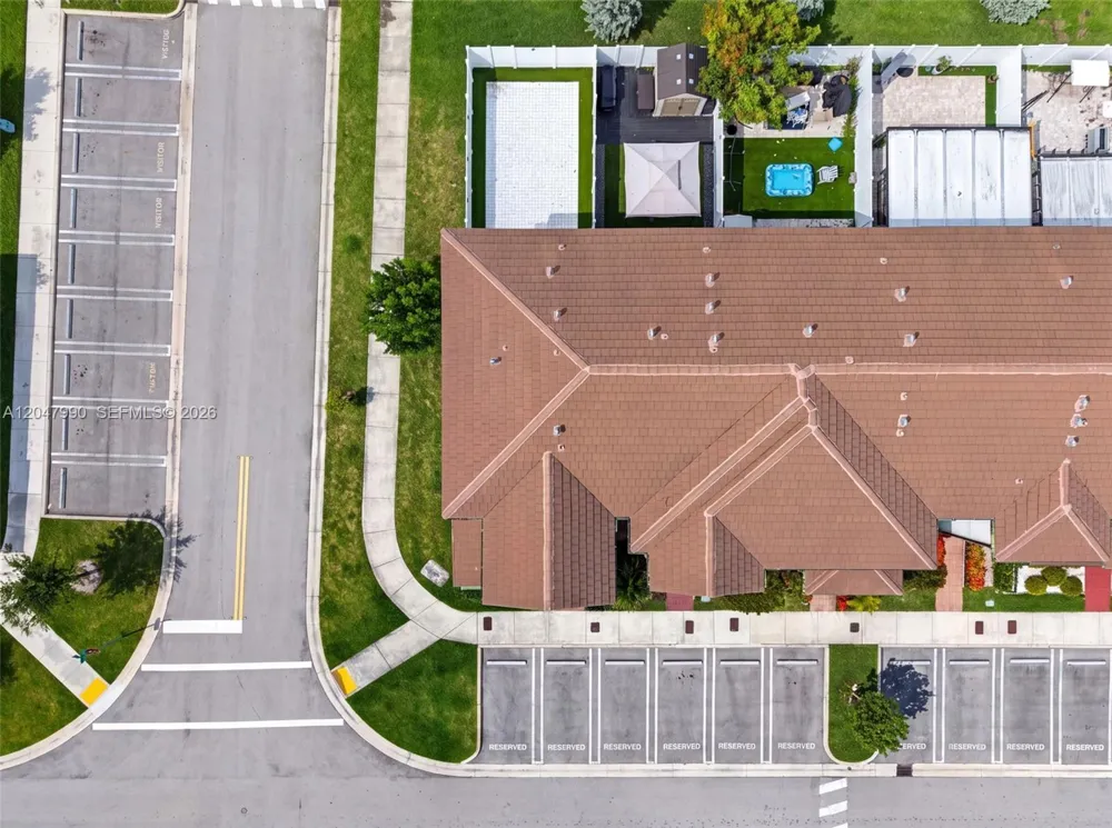 10908 W 32nd Ln Hialeah, FL 33018