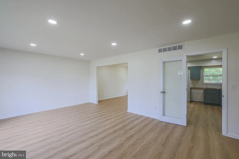 2607 SMITH AVENUE Baltimore, MD 21209