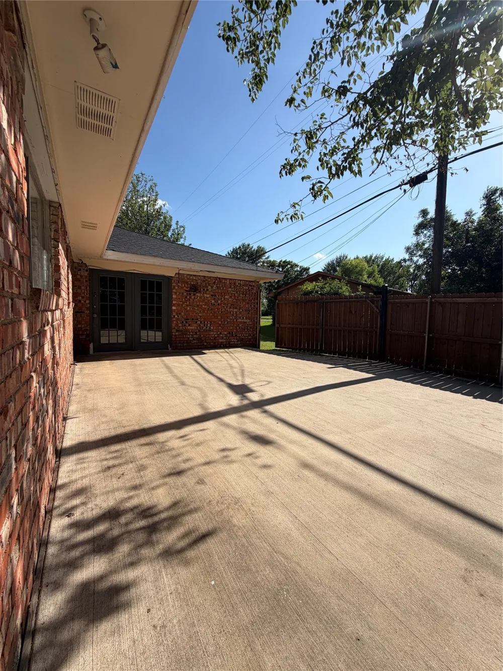 2406 W Broadview Street Greenville, TX 75402
