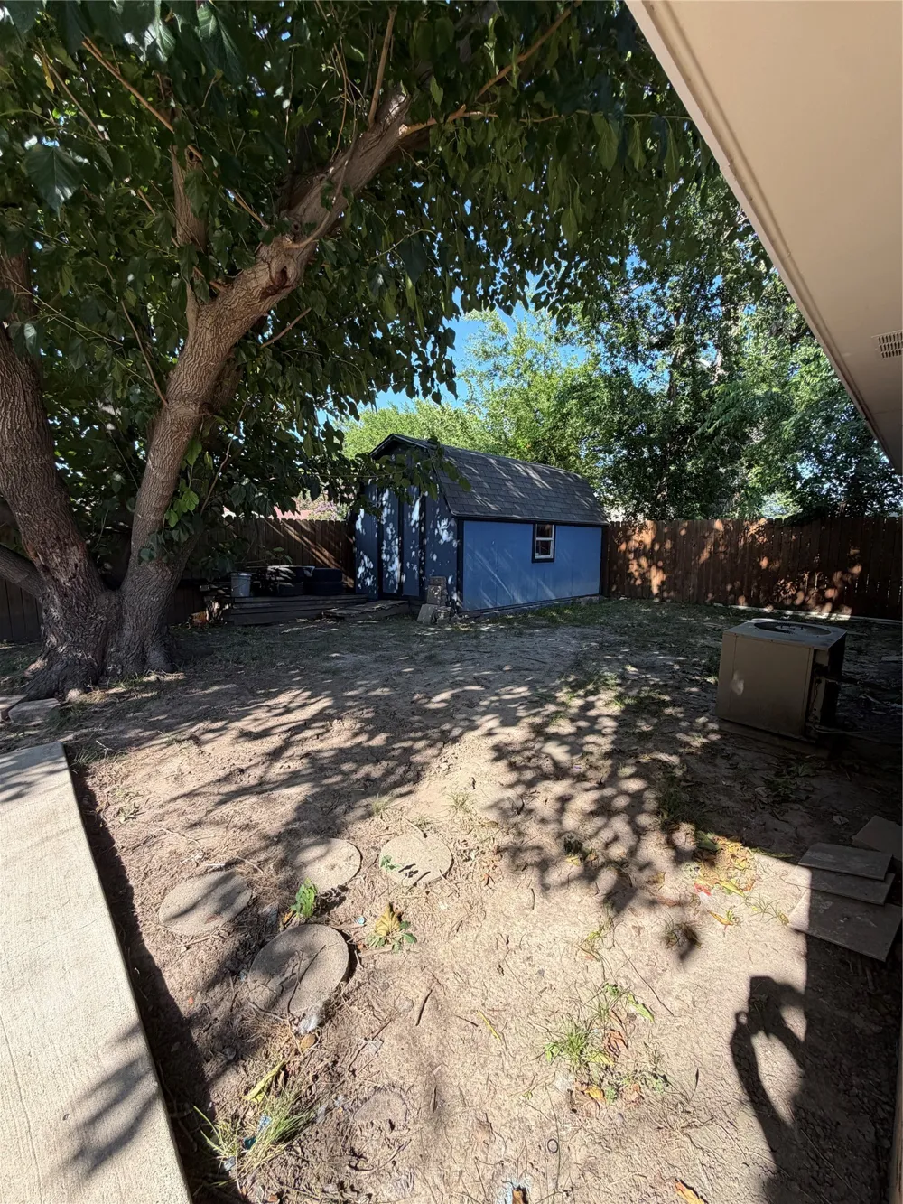 2406 W Broadview Street Greenville, TX 75402