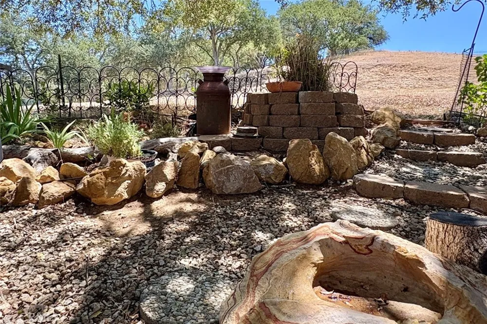 2102 Clamath Court Paso Robles, CA 93446