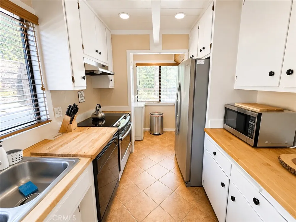 24910 Walters Idyllwild, CA 92549