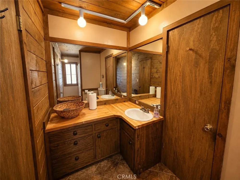 24910 Walters Idyllwild, CA 92549