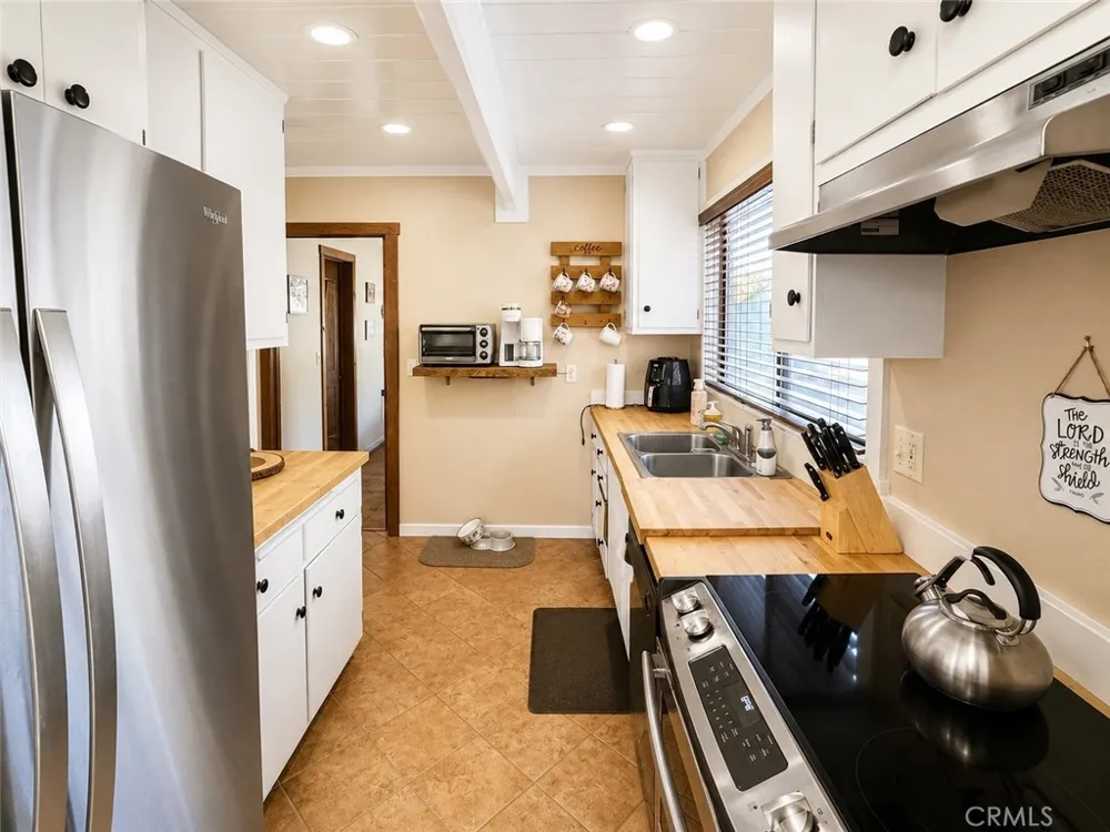 24910 Walters Idyllwild, CA 92549