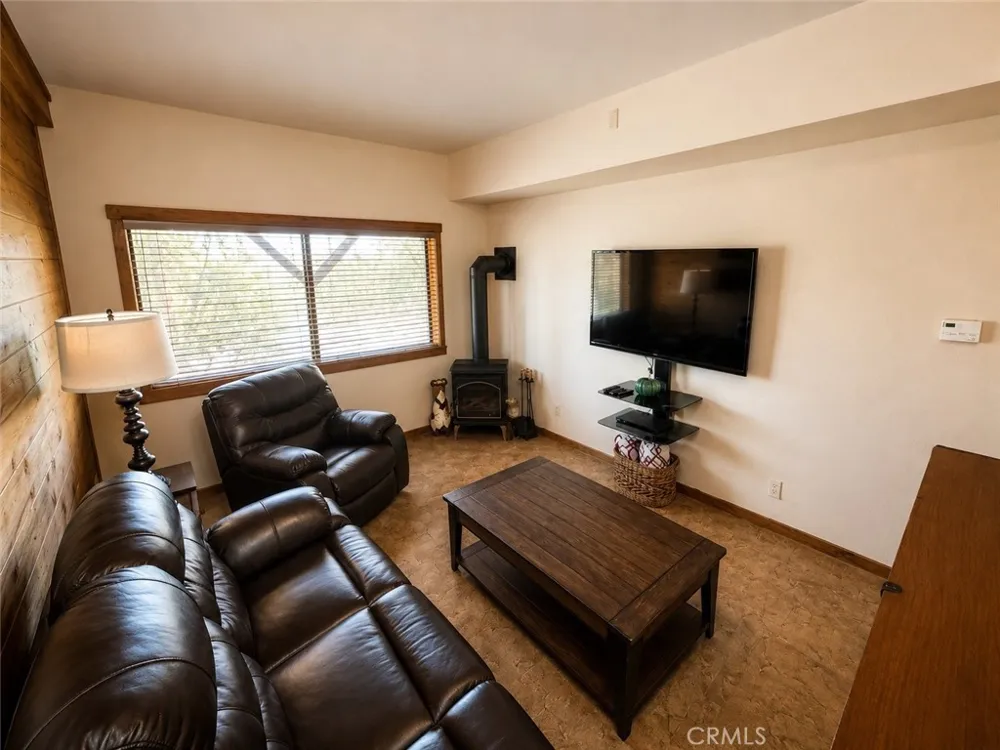 24910 Walters Idyllwild, CA 92549