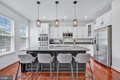 616 OVERLOOK PARK DRIVE #84
