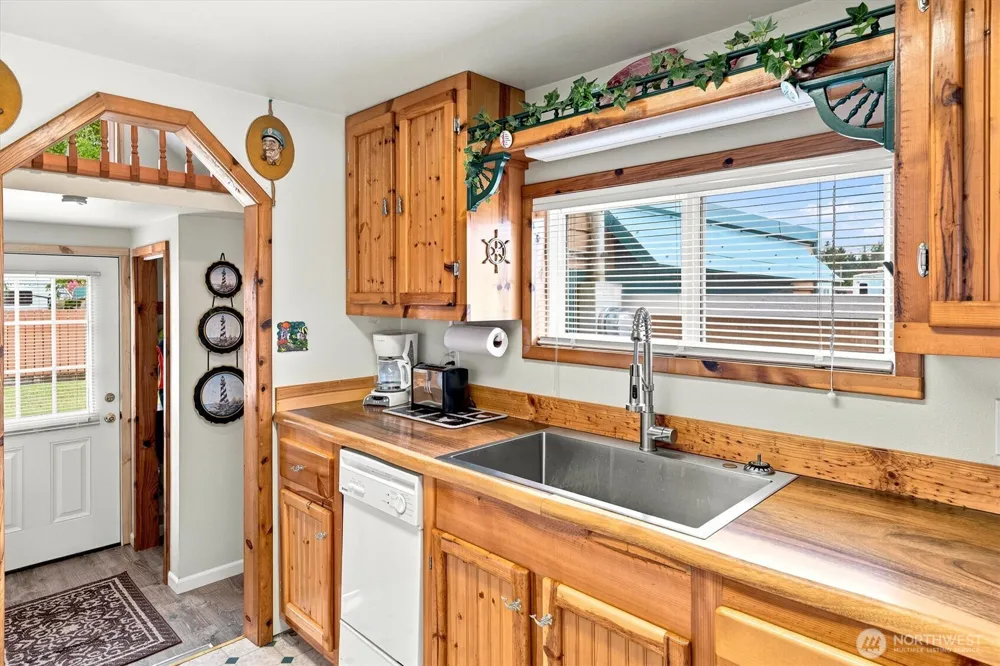 26202 R STREET Ocean Park, WA 98640