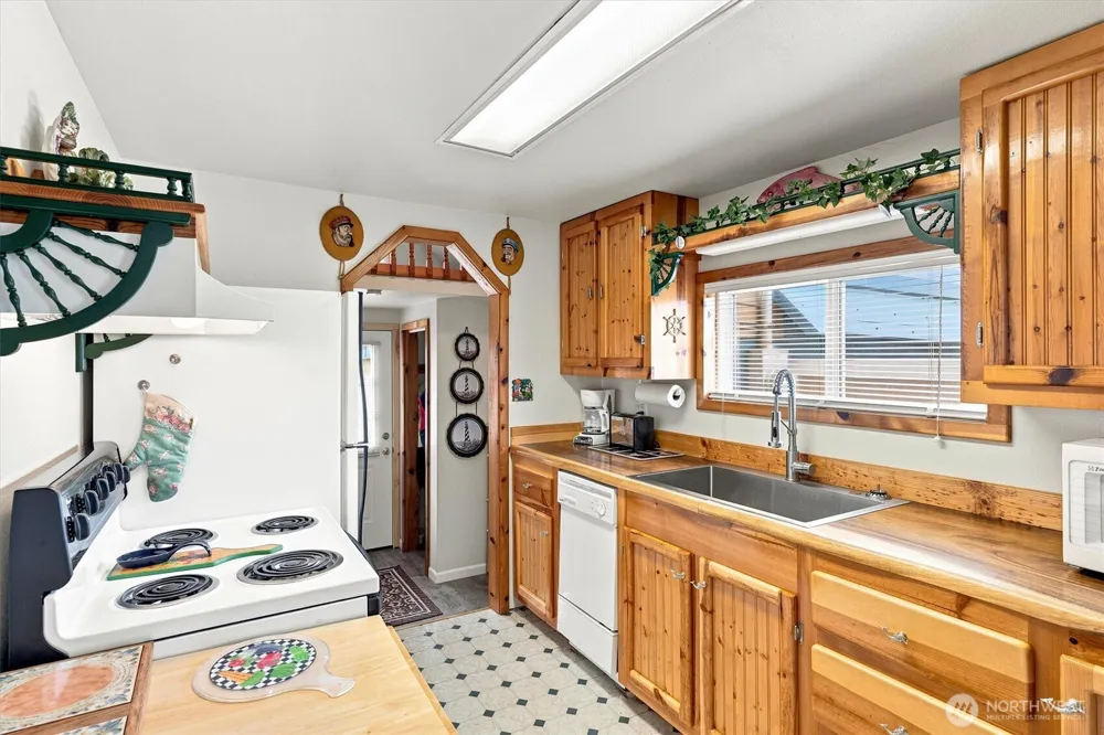 26202 R STREET Ocean Park, WA 98640