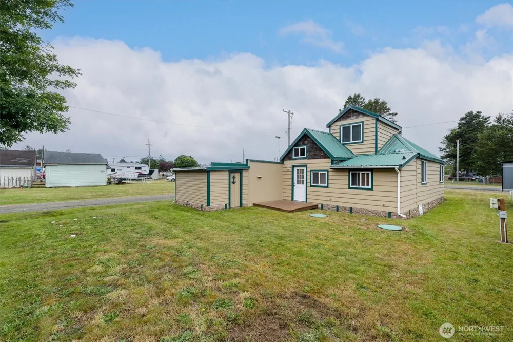 26202 R STREET Ocean Park, WA 98640
