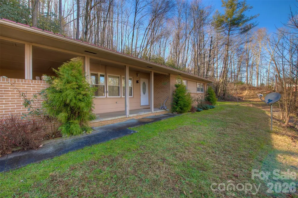 583 Deer Park Lake Road Spruce Pine, NC 28777