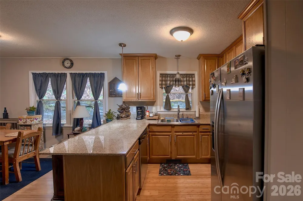 583 Deer Park Lake Road Spruce Pine, NC 28777