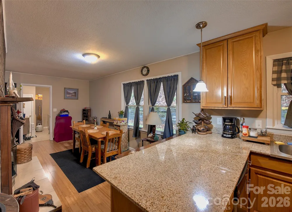 583 Deer Park Lake Road Spruce Pine, NC 28777