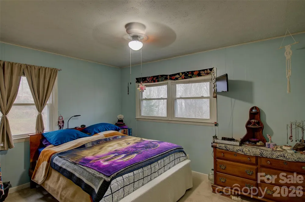 583 Deer Park Lake Road Spruce Pine, NC 28777