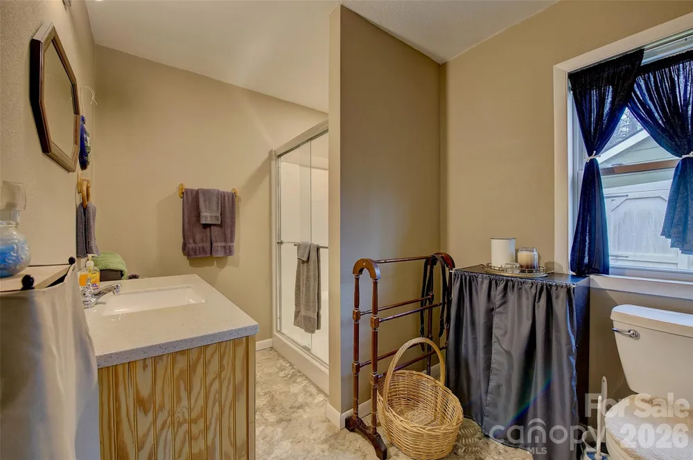 583 Deer Park Lake Road Spruce Pine, NC 28777