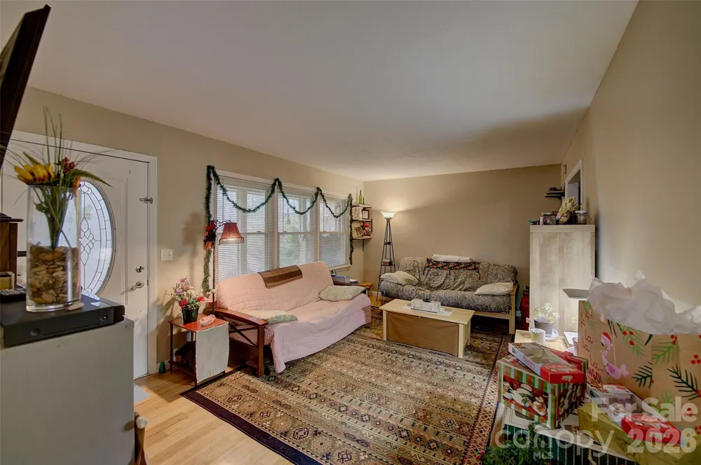 583 Deer Park Lake Road Spruce Pine, NC 28777