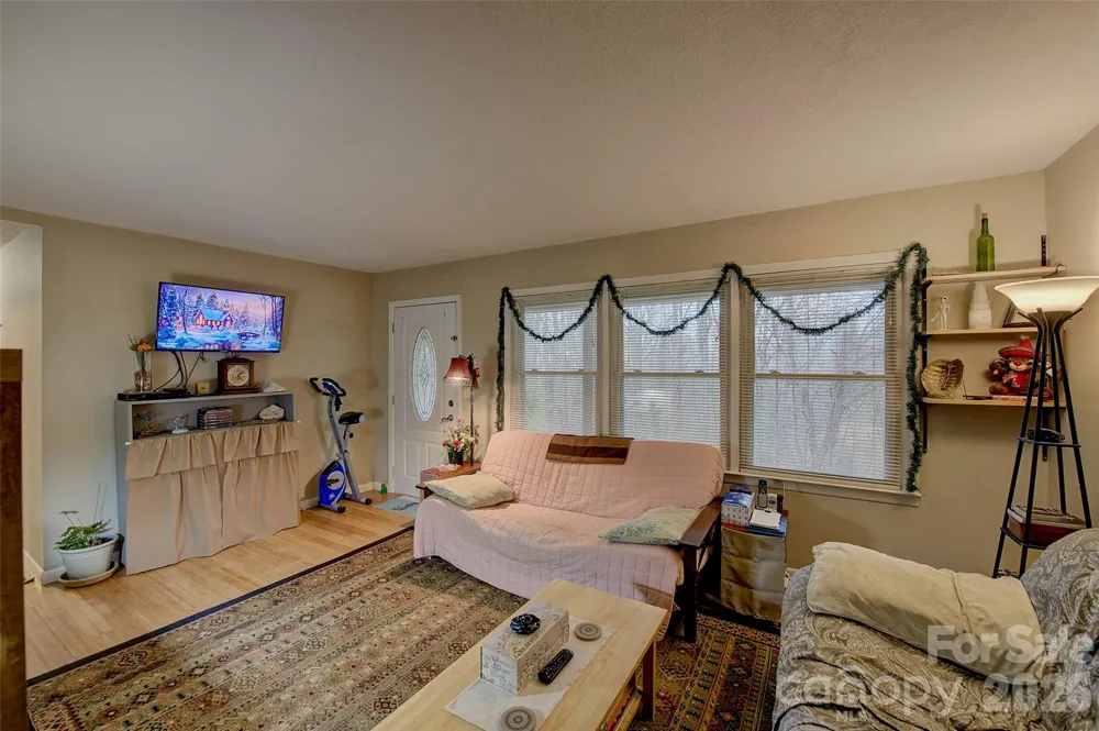 583 Deer Park Lake Road Spruce Pine, NC 28777