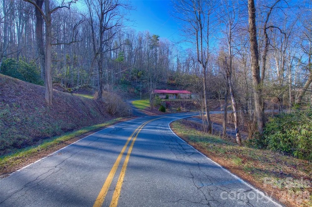 583 Deer Park Lake Road Spruce Pine, NC 28777