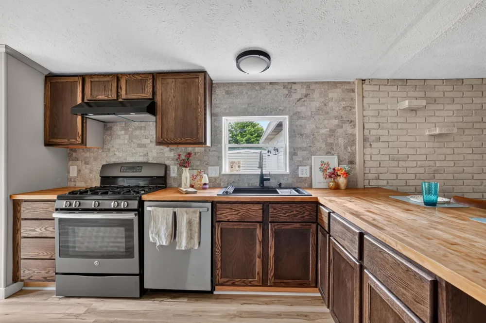 1445 1st Avenue SW Oronoco, MN 55960