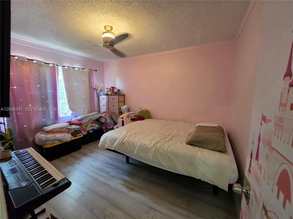10801 NE 10th Ave Biscayne Park, FL 33161