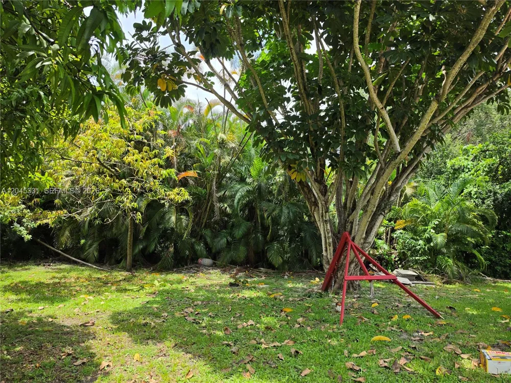 10801 NE 10th Ave Biscayne Park, FL 33161