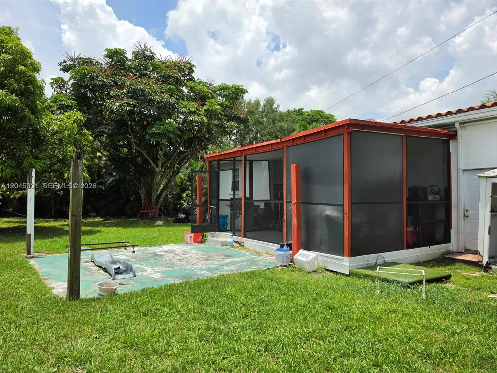 10801 NE 10th Ave Biscayne Park, FL 33161