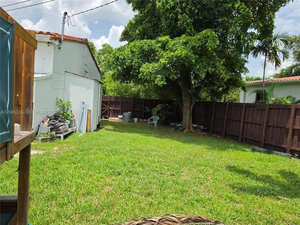 10801 NE 10th Ave Biscayne Park, FL 33161