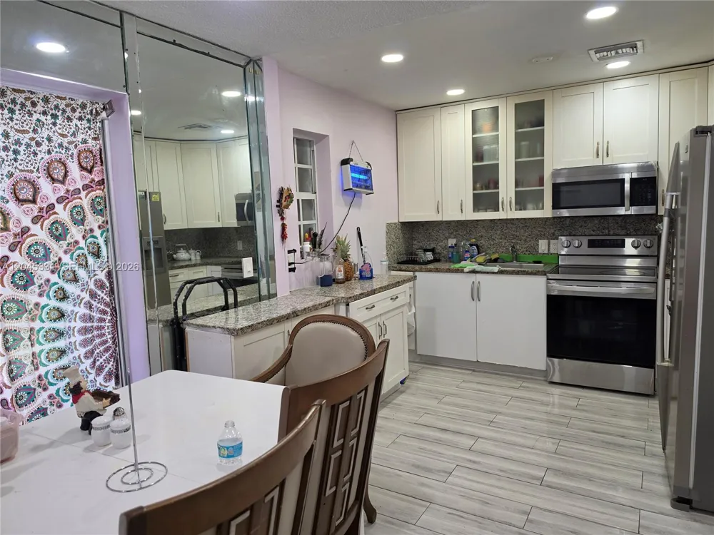 10801 NE 10th Ave Biscayne Park, FL 33161