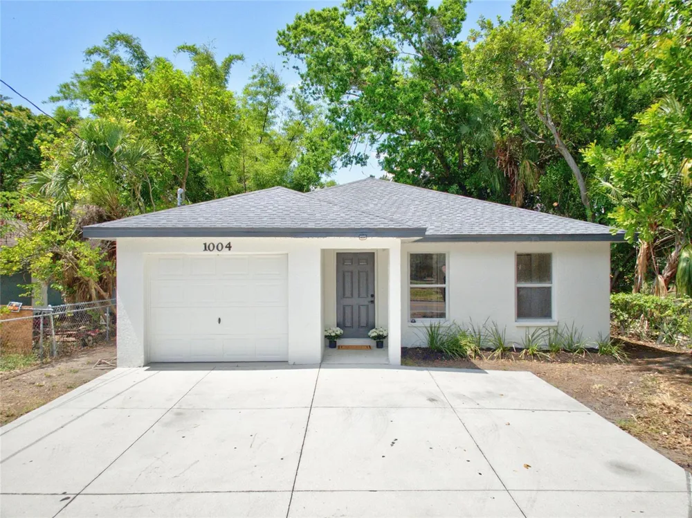 1004 17TH AVENUE W Bradenton, FL 34205