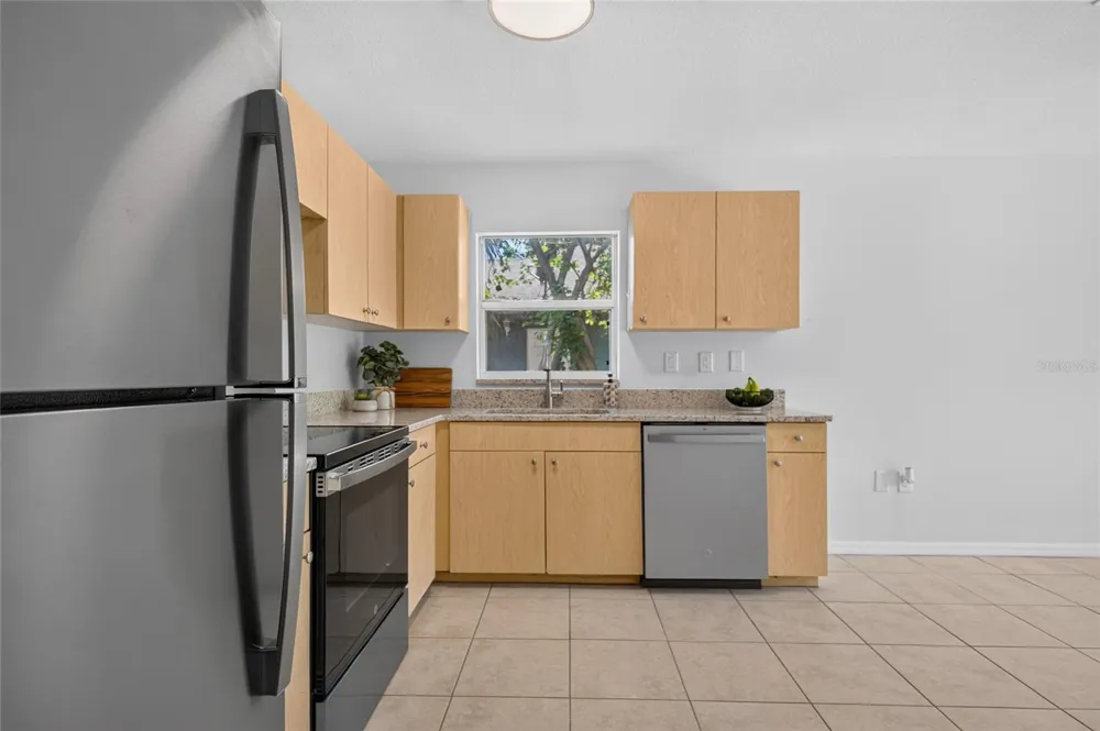 1004 17TH AVENUE W Bradenton, FL 34205