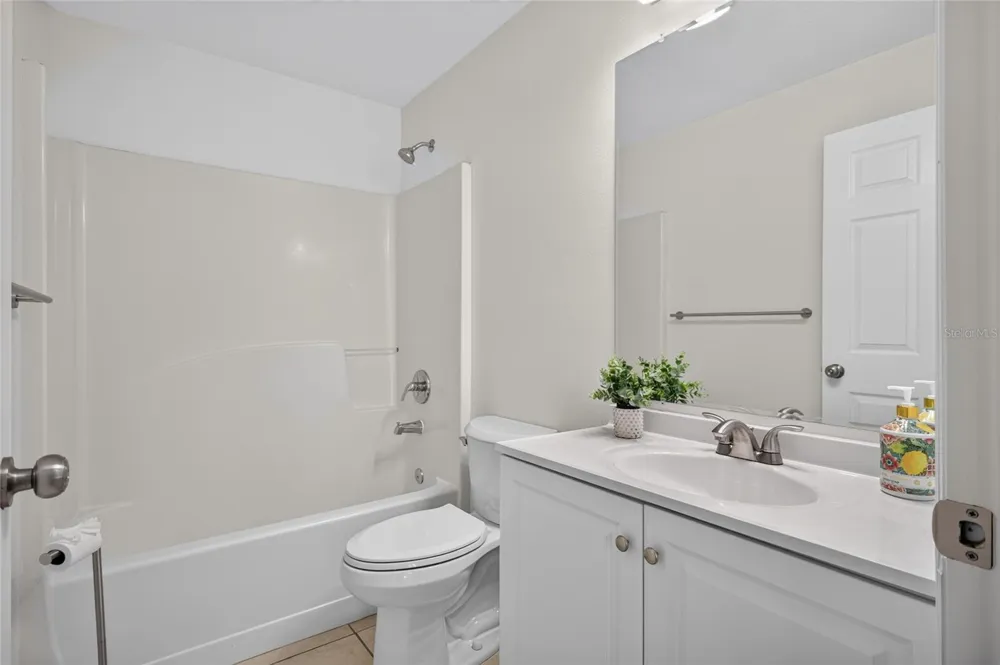 1004 17TH AVENUE W Bradenton, FL 34205