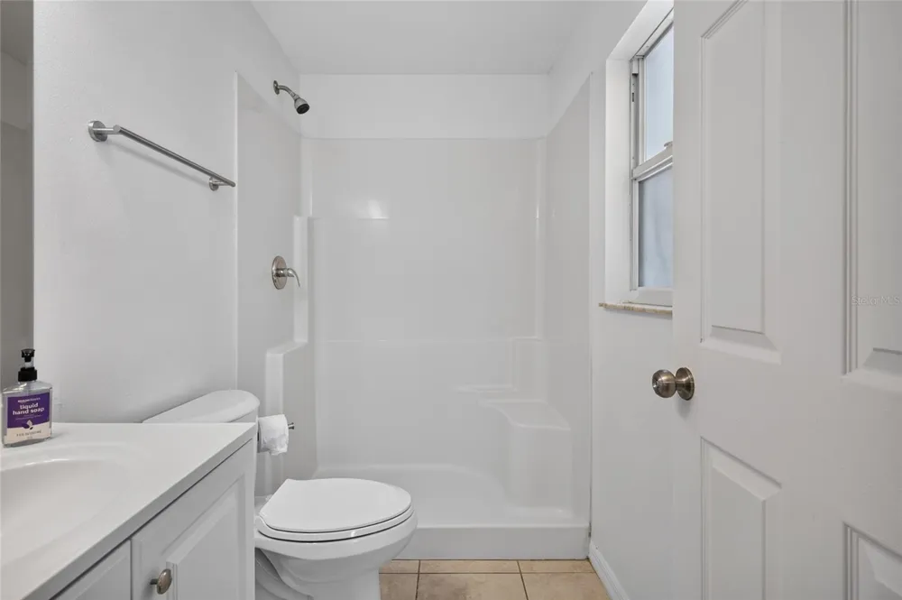 1004 17TH AVENUE W Bradenton, FL 34205