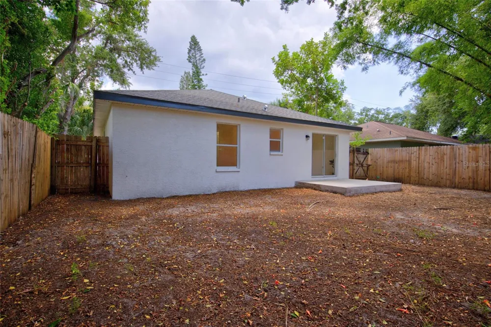 1004 17TH AVENUE W Bradenton, FL 34205