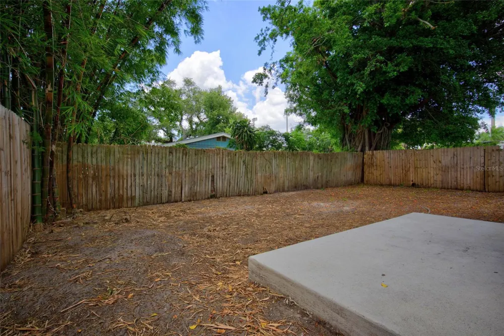1004 17TH AVENUE W Bradenton, FL 34205
