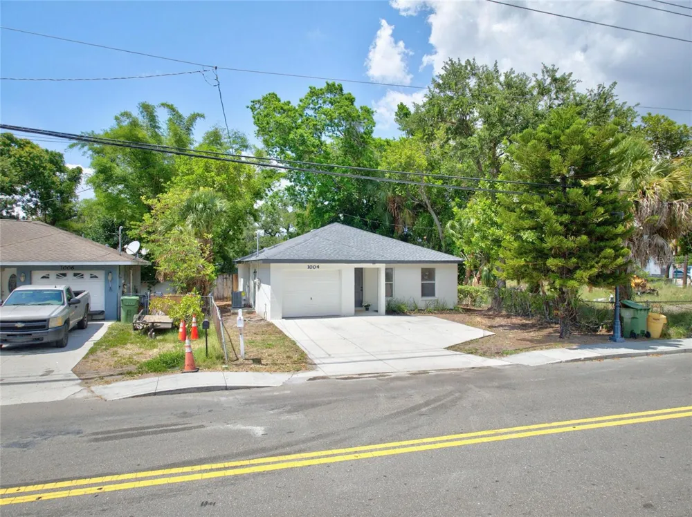 1004 17TH AVENUE W Bradenton, FL 34205