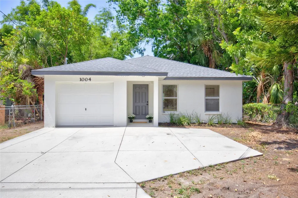 1004 17TH AVENUE W Bradenton, FL 34205