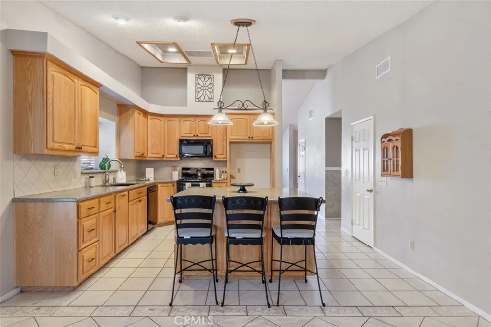 42307 61st st w Quartz Hill, CA 93535