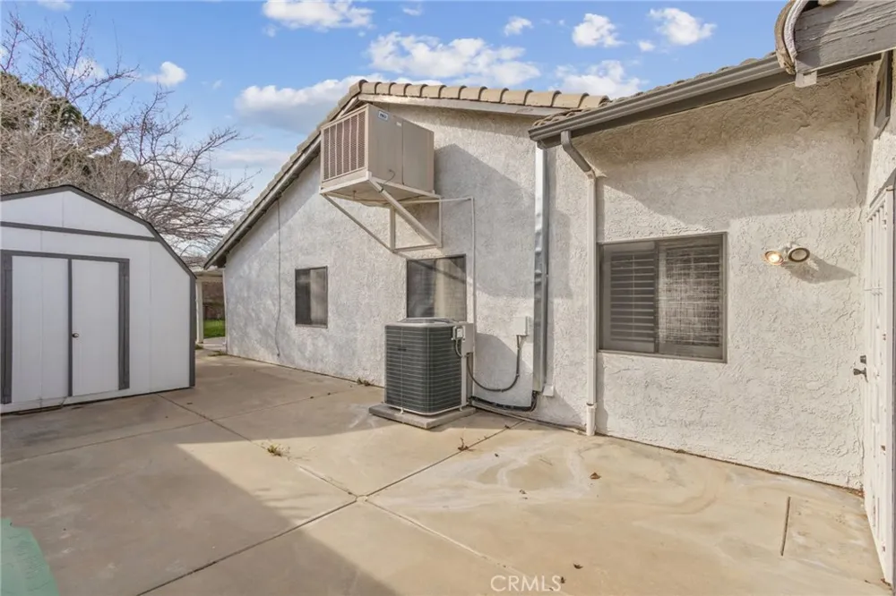 42307 61st st w Quartz Hill, CA 93535