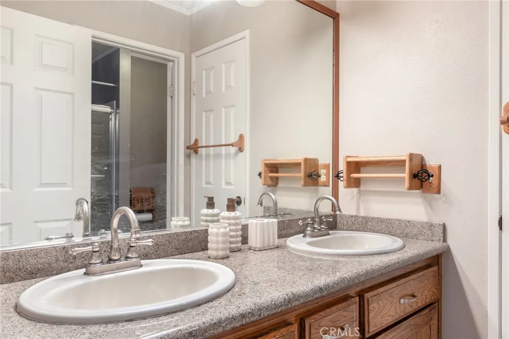 42307 61st st w Quartz Hill, CA 93535