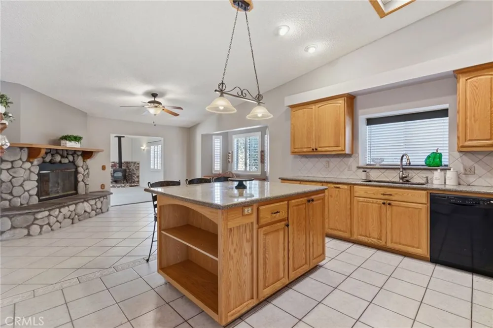 42307 61st st w Quartz Hill, CA 93535