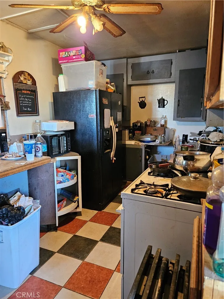 18652 Bellflower Adelanto, CA 92301