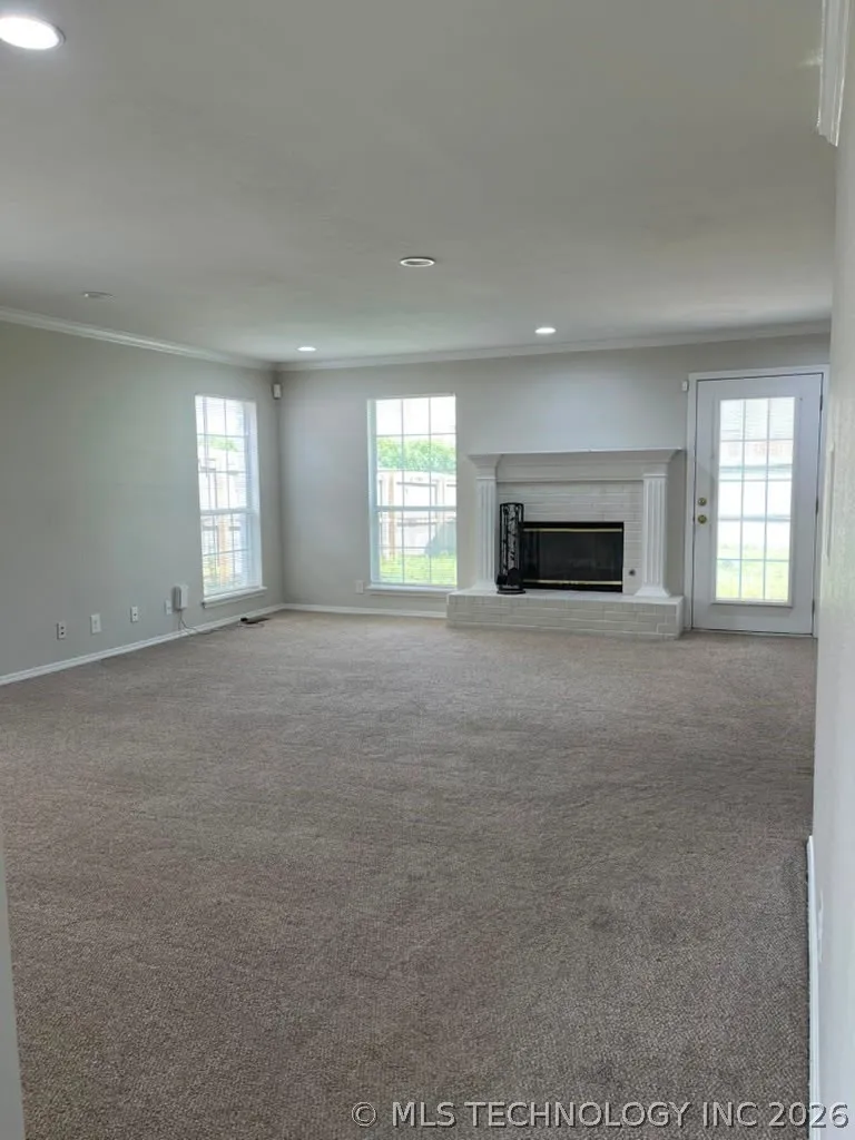4012 W Queens Street Broken Arrow, OK 74012