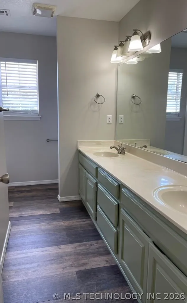 4012 W Queens Street Broken Arrow, OK 74012