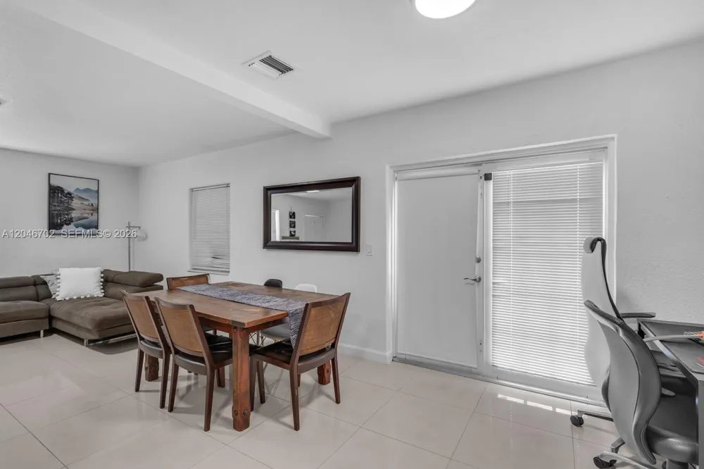 801 NW 17th Ct Miami, FL 33125